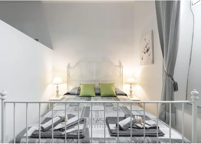 Trastevere Rome's Heart Charming & Cozy Apartament *