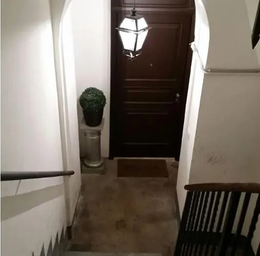 Trastevere Rome's Heart Charming & Cozy Apartament